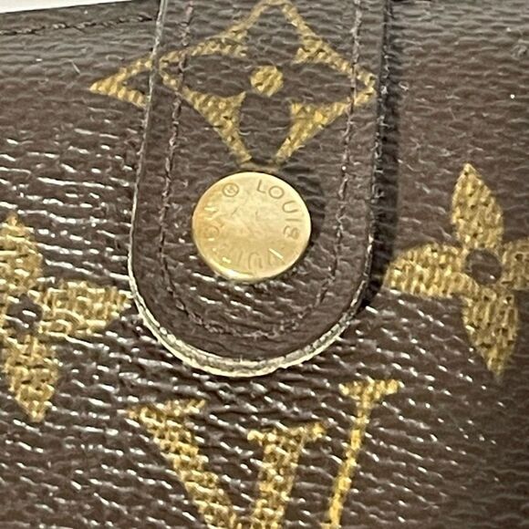Authentic Louis Vuitton Monogram Kisslock Wallet - Picture 13 of 13